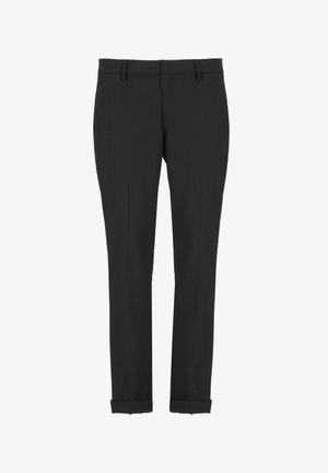 Pantaloni neri in un tessuto liscio, con una vestibilità slim, passanti per la cintura e orli arrotolati. Nessun motivo visibile o accessori metallici.