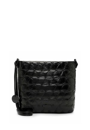 Schwarze Leder-Crossbody-Tasche mit gesteppter Textur, runden Nietenakzenten und verstellbarem Schultergurt. Kompakte quadratische Form.