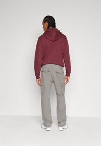 Hollister Co. STRAIGHT HEAVYWEIGHT PANT - Pantalon cargo - charcoal grey