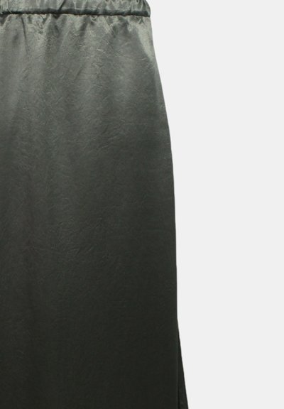 Gonna nera con finitura testurizzata. Presenta una vita elastica, un design di lunghezza media e una silhouette liscia e fluida.