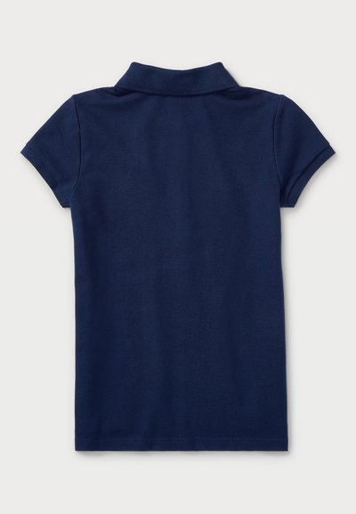 Polo azul-marinho com mangas curtas e colarinho clássico. Tecido liso e texturizado com barra inferior reta e sem padrões visíveis.