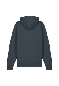 Navy blauwe hoodie van zachte stof, met een ruime capuchon, lange mouwen en een geribbelde onderrand en manchetten. Eenvoudig en klassiek ontwerp.