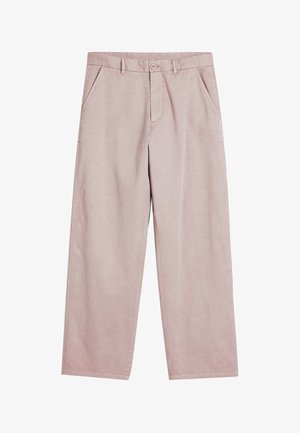 Lichtroze wijde broek gemaakt van zachte stof, met voorzakken en een knoopsluiting, voorzien van subtiele stiksel details.