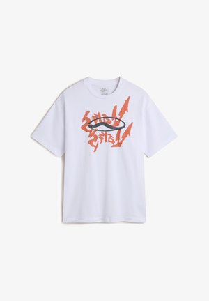 Weißes Baumwoll-T-Shirt mit einem auffälligen grafischen Design in Orange und Schwarz. Kurze Ärmel, lässige Passform, mit Rundhalsausschnitt.