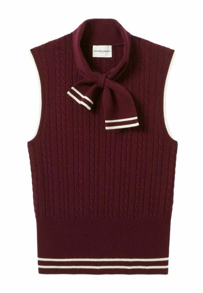 Top sin mangas de punto burdeos con un collar atado y detalles de rayas blancas en el cuello y el dobladillo. Patrón acanalado texturizado en toda la prenda.