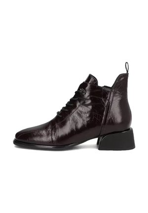 Czarny błyszczący skórzany botek za kostkę na słupku, z bocznym zamkiem, sznurowadłami i pętelką z tyłu.