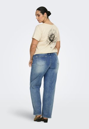 - T-shirt z nadrukiem