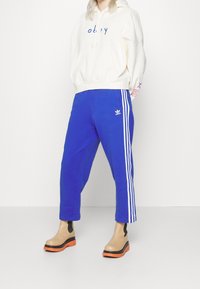 adidas Originals Träningsbyxor - blue