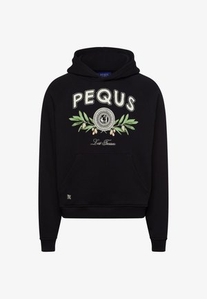 Schwarzer Kapuzenpullover mit "PEQUS" und einem dekorativen, aufgestickten Olivenzweig auf der Vorderseite sowie einer Fronttasche.