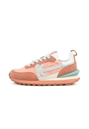 NARA - Trainers - coral