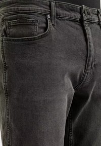 Niewybrane, ciemnoszary