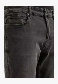 Niewybrane, ciemnoszary