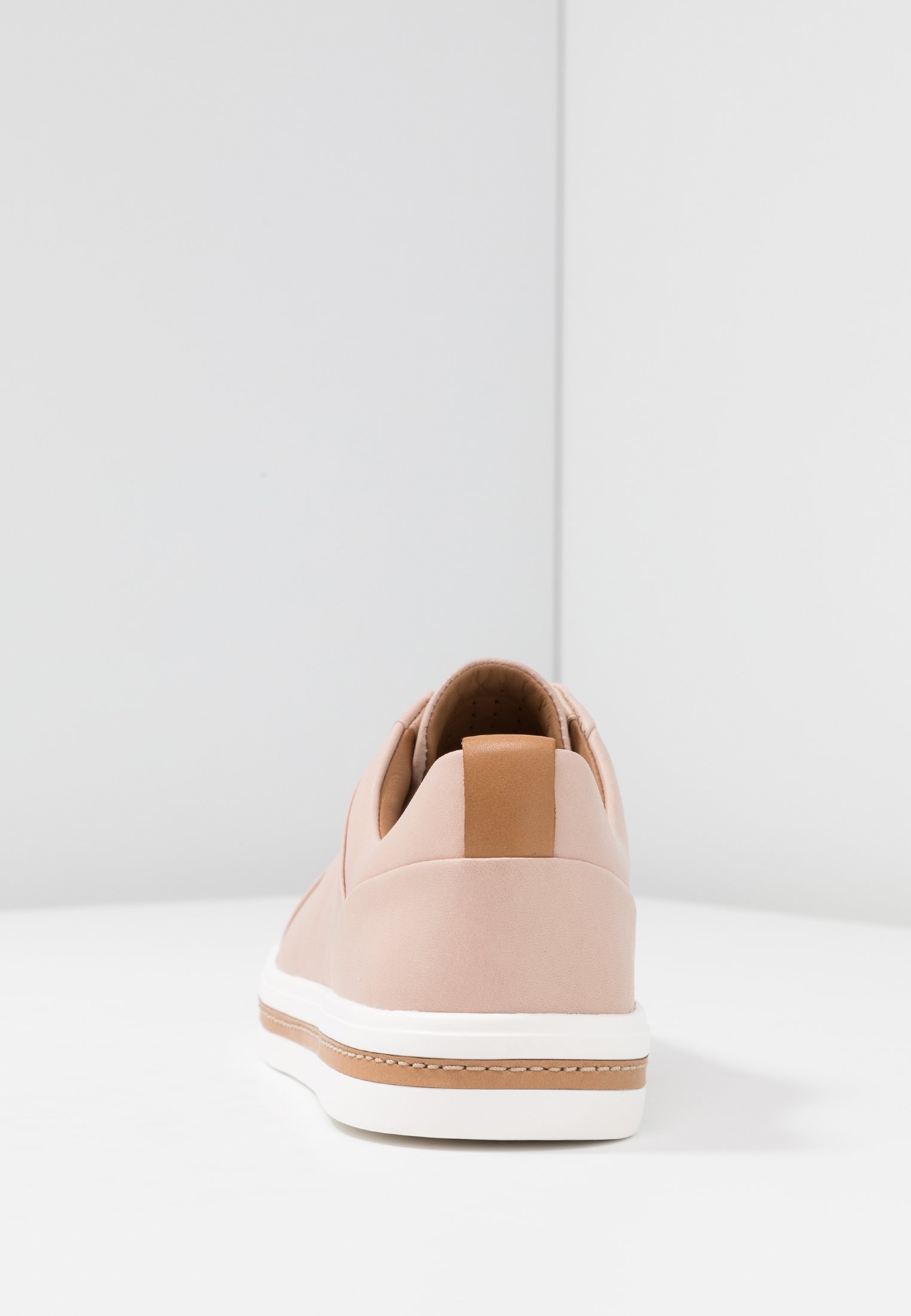 Clarks Unstructured UN MAUI LACE Joggesko nude Zalando.no Clarks Unstructured UN MAUI LACE Joggesko white Zalando.no