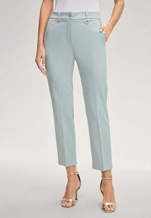 IN AQUA - Chino - hellblau