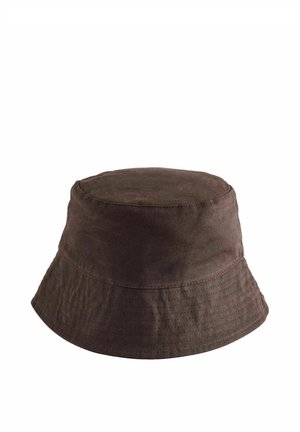 Ciemnobrązowy kapelusz typu bucket z tkaniny z miękkim, elastycznym rondem i widocznym przeszyciem wokół korony i ronda.