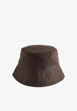 Ciemnobrązowy kapelusz typu bucket z tkaniny z miękkim, elastycznym rondem i widocznym przeszyciem wokół korony i ronda.