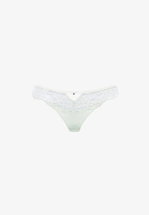Satin- und Spitzenstrings in Hellgrün, mit zarter Blumen-Spitzenborte und einem kleinen Schmuckstück vorne. Weiche Textur und v-förmiges Design.