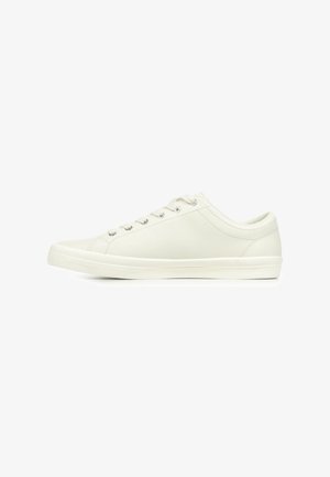 Light gray sneakers made of smooth leather with a round toe, six eyelets, and a flat rubber outsole. No visible patterns or logos.
