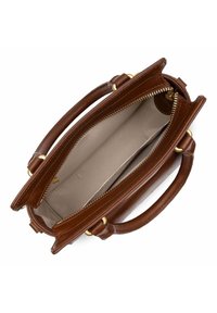 Sac à main en cuir marron avec double poignée, fermeture éclair entièrement ouverte révélant un intérieur en tissu beige avec un seul compartiment principal.
