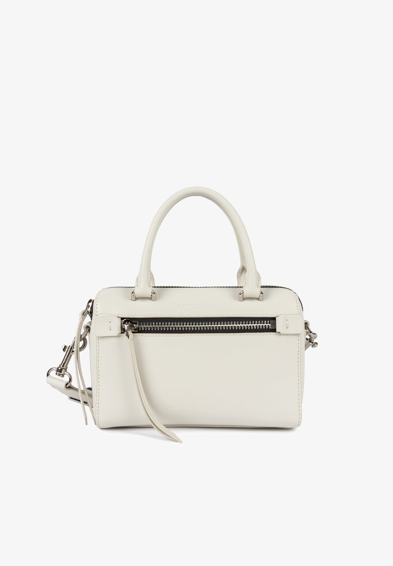 Borsa a tracolla bianca in pelle, di forma rettangolare, con manici superiori, una tracolla removibile e una tasca frontale con zip e accessoriatura in argento.