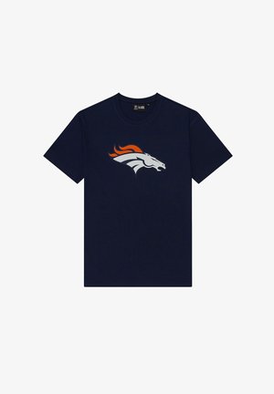 Navyblaue Baumwoll-T-Shirt mit einem kontrastierenden Denver Broncos-Logo in Weiß und Orange auf der Vorderseite. Kurze Ärmel, runder Ausschnitt.