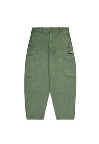Zöld vászoncargo nadrág, pamutból készült, számos nagy zsebbel, laza szabású és gombos derékkal. Puha tapintású és matt felületű.