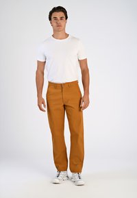 Lindbergh Chinos - burnt orange