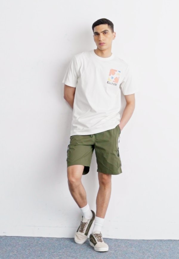 BULLSEYE - Shorts - khaki2