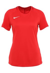 Camiseta atlética roja con cuello redondo y mangas cortas. Fabricada con una tela ligera y con un pequeño logo blanco de Nike en el pecho.