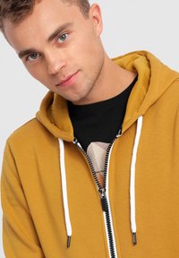 Ombre SSBZ-0118 - Mikina na zip - mustard