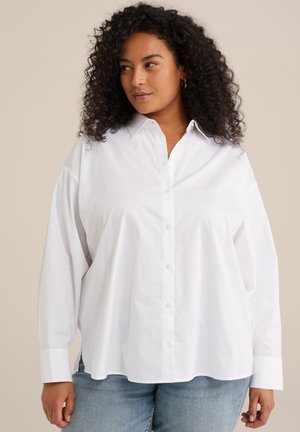 WE Fashion CURVE - Skjortebluser - white