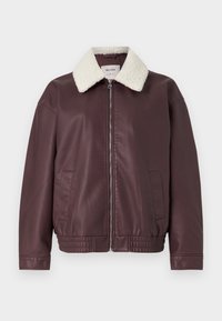 Giacca in eco-pelle bordeaux con colletto in ovatta crema, zip frontale e tasche laterali; presenta orlo e polsini elasticizzati.