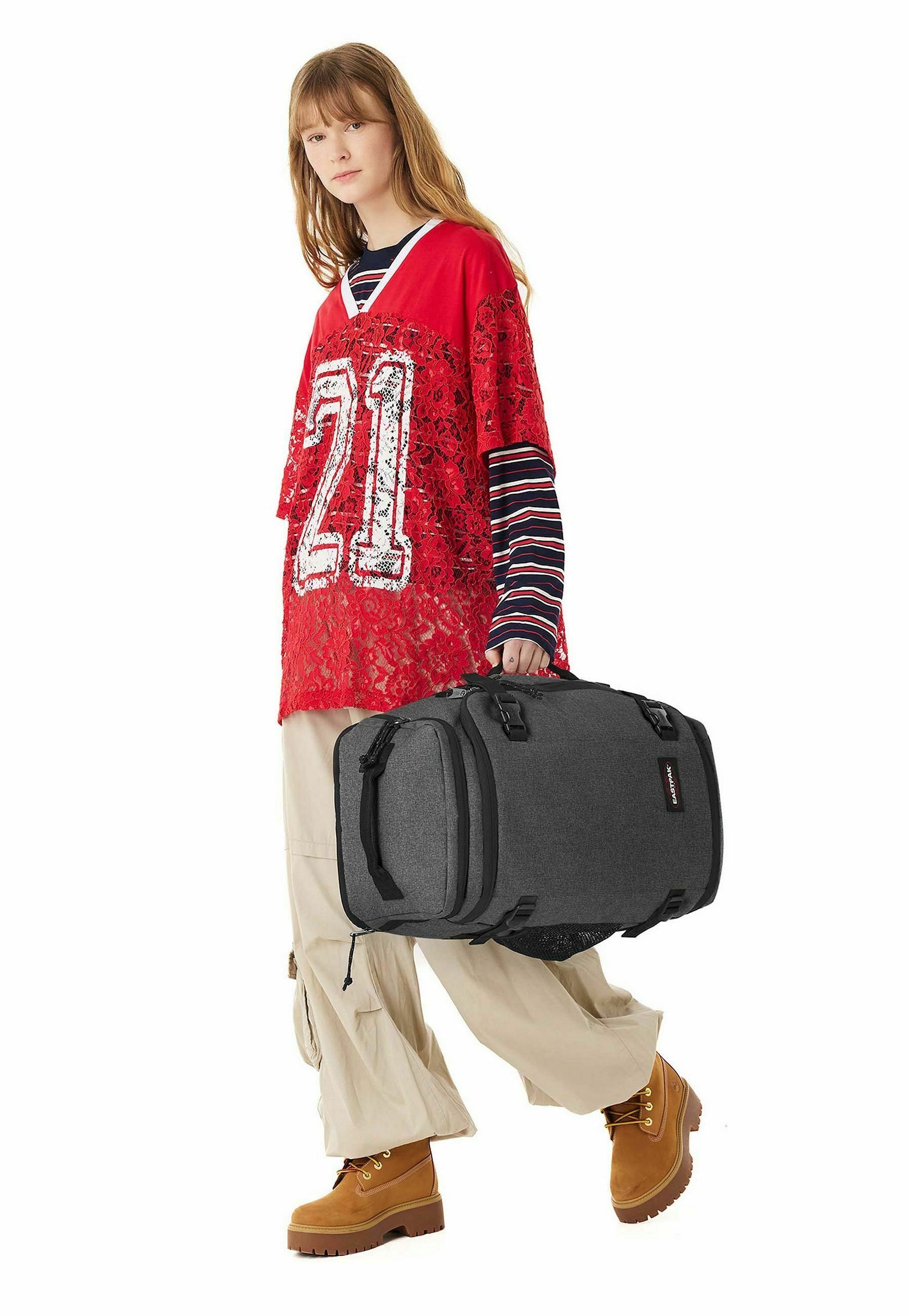 Eastpak 캐리 팩 데이팩 53cm 노트북 수납 가방