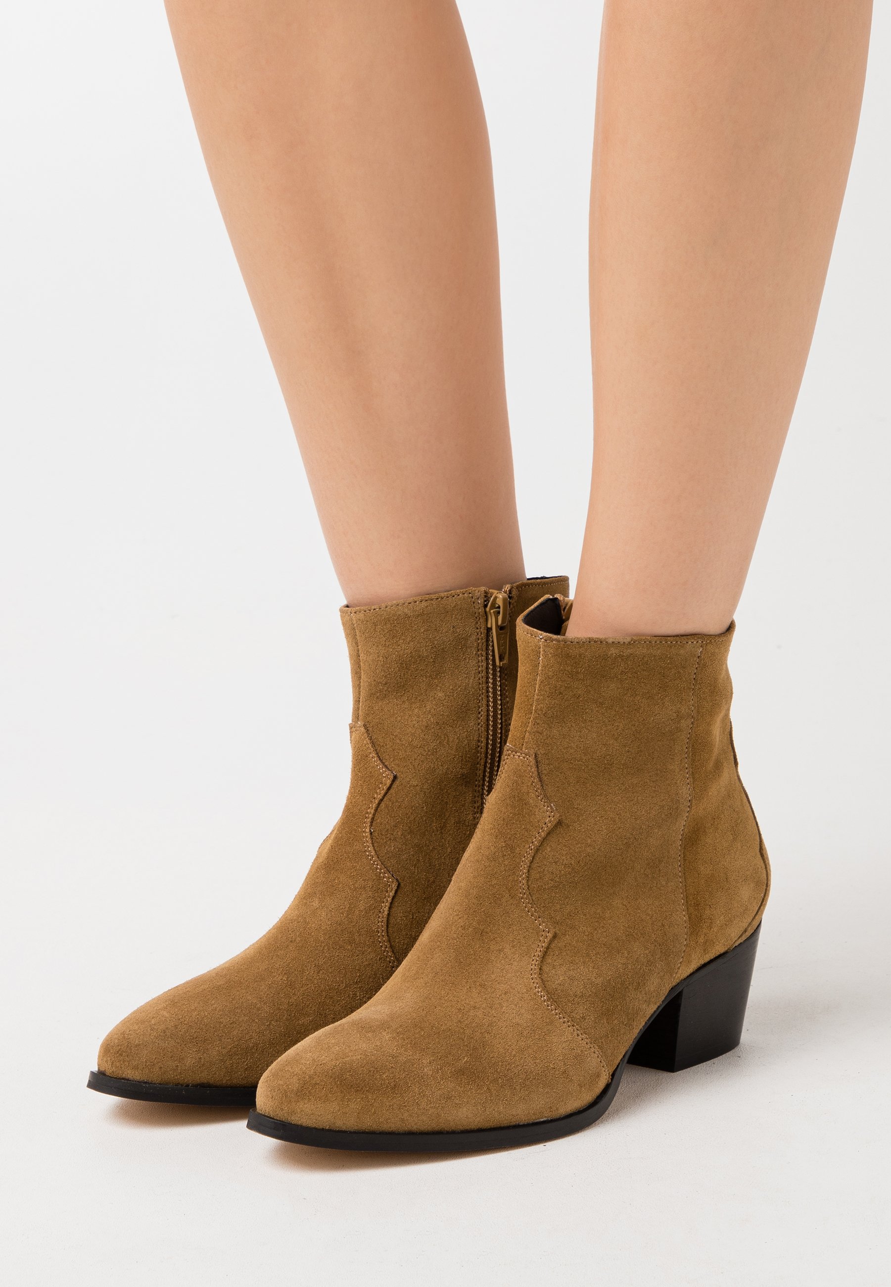 boots camel minelli