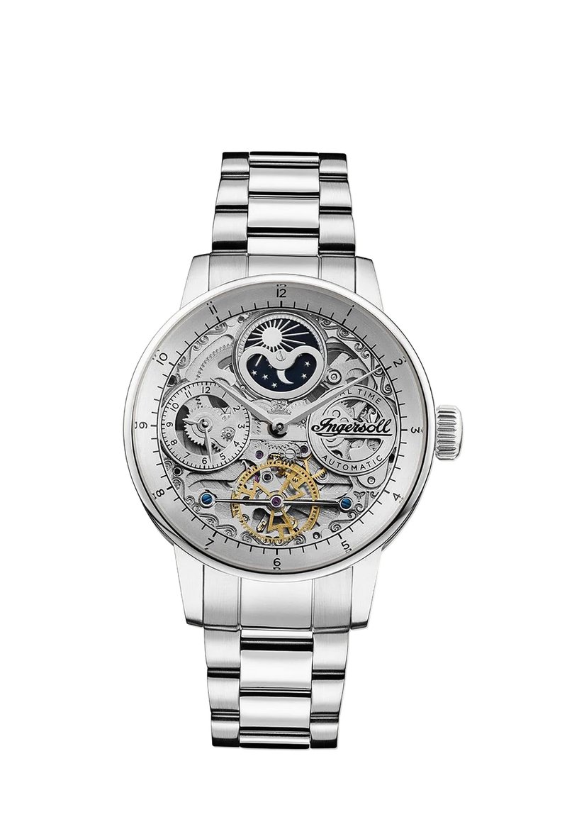 Roestvrijstalen automatische horloge met een transparante wijzerplaat, zichtbare tandwielen, gouden accenten en een maanfase-indicator tegen een zilveren achtergrond.