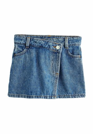 Jupe en denim avec un lavage bleu clair, un design à cinq poches et une fermeture à boutons sur le devant. Le tissu a une texture légèrement usée et des accents de couture.
