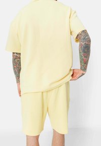 Sixth June ESSENTIEL - Pantalon de survêtement - yellow