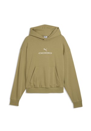 Lys olivengrøn hættetrøje med forlomme, lange ærmer og hvidt Puma-logo samt geometrisk tekst hen over brystet.