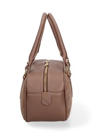 Borsa in pelle e suede marrone con chiusura a zip, doppi manici e dettagli in metallo dorato; forma quadrata con texture liscia.