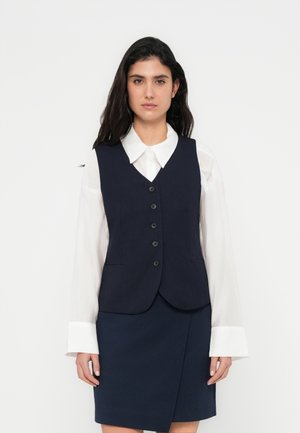 MAELYNN - Liivi - sky captain