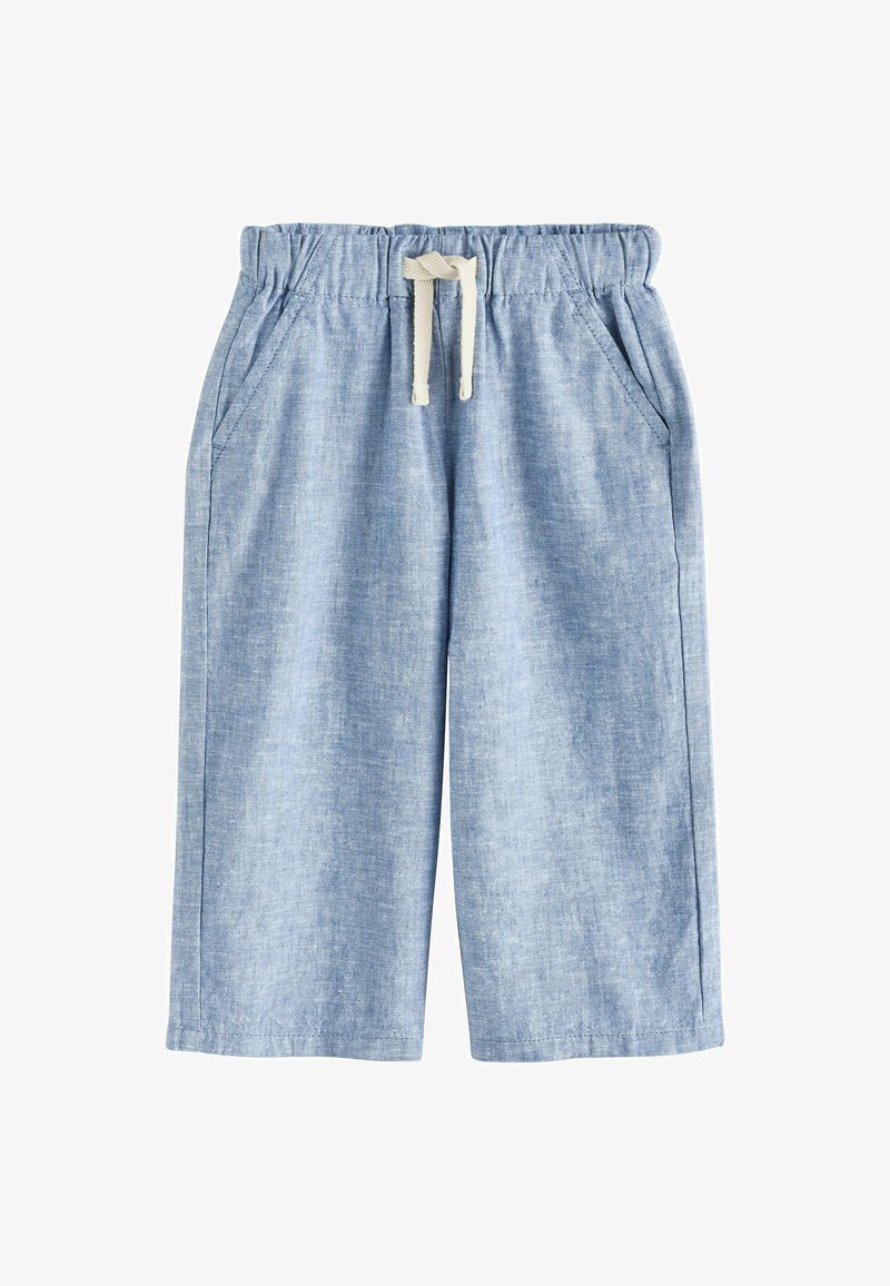 Pantalones cortos de longitud hasta la rodilla en azul claro, confeccionados con tela suave, con cintura elástica ajustable mediante cordón y dos bolsillos laterales.