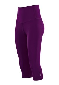 Leggings viola a vita alta, corti, con una finitura liscia e un piccolo logo bianco vicino alla parte bassa di una gamba.