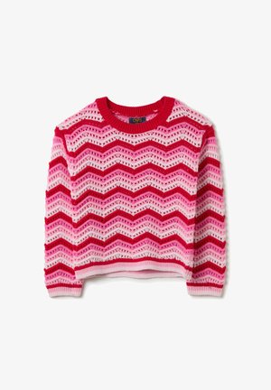 Suéter corto con diseño de chevron en rojo y rosa, presenta un tejido texturizado y un cuello redondo y dobladillo acanalados en rojo.