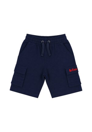 Short bleu marine avec taille élastique et cordon, poches cargo latérales et logo rouge Lee Cooper sur le rabat de la poche droite.