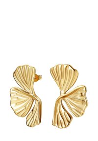 Un par de pendientes en tono dorado en forma de hojas de ginkgo estilizadas y texturizadas, con líneas curvas y orgánicas, y cierres a presión.