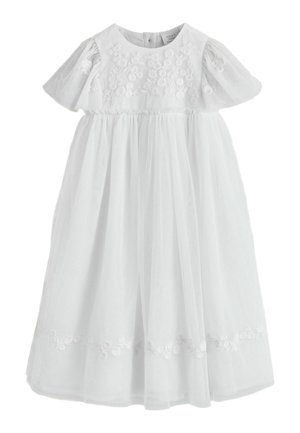 Vestido blanco para bebé con mangas cortas abullonadas, bordado floral en el corpiño y el dobladillo, y falda de tul fruncido.