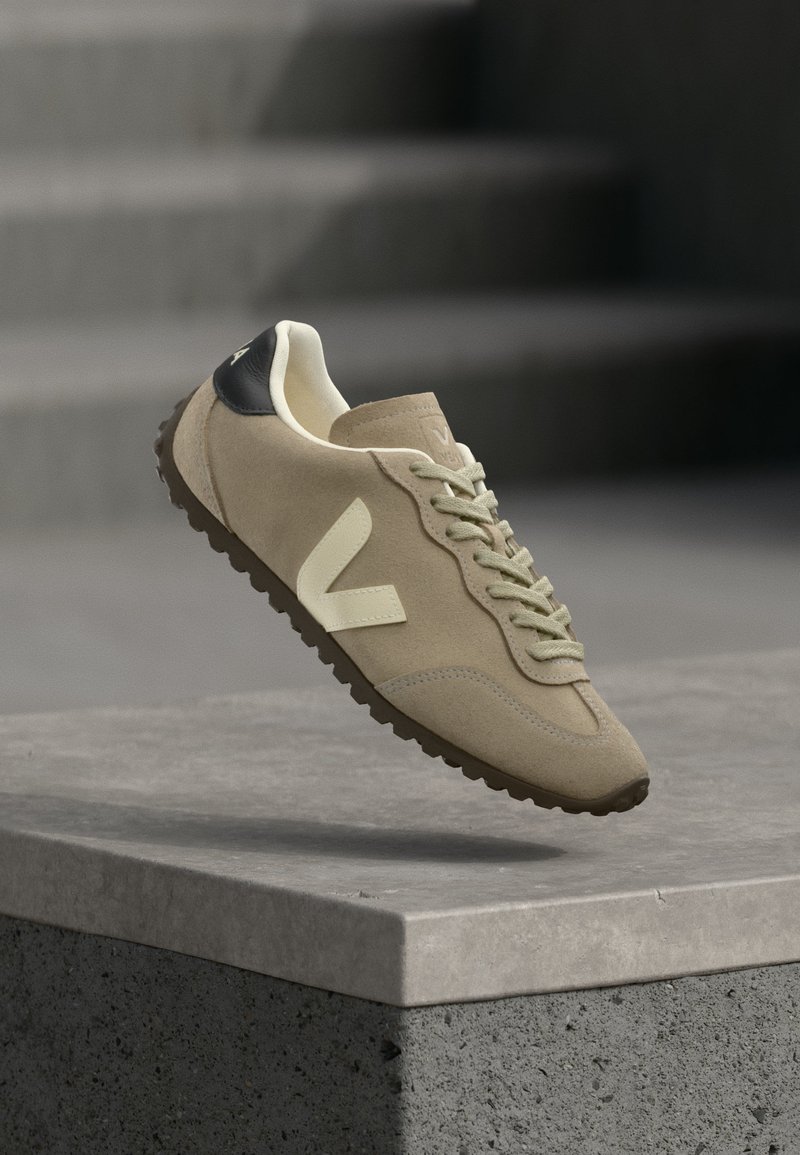 Veja GT taupe/pierre/taupe