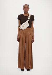 Maradji - NICOLE LIN - Bum bag - natural Thumbnail Image 1
