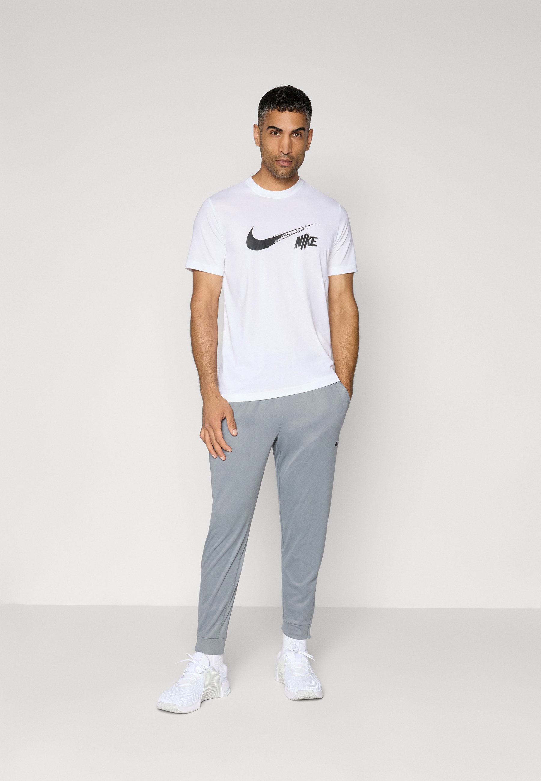 all white nike outfit