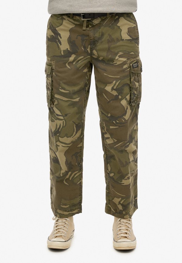 PARACHUTE LIGHT - Cargohose - outline camo